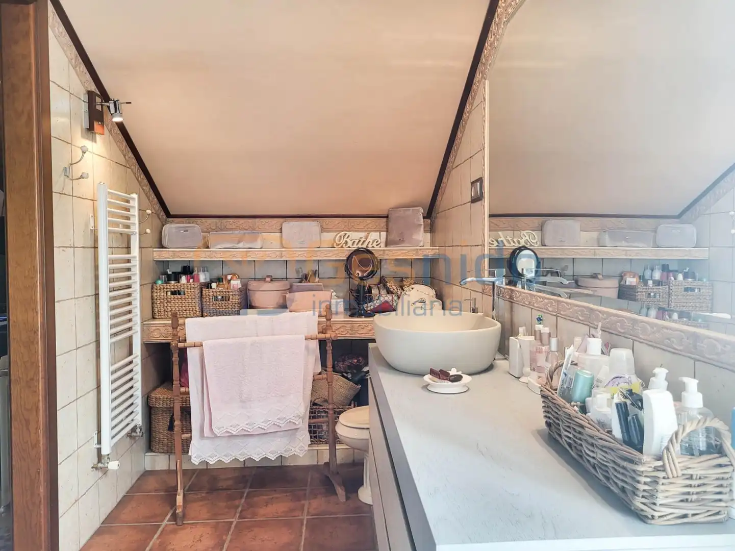 Baño de Casa adosada en venta en Segovia con Calefacción, Parquet y Trastero