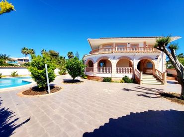 Villa avec piscine à vendre à Ciudad Quesada