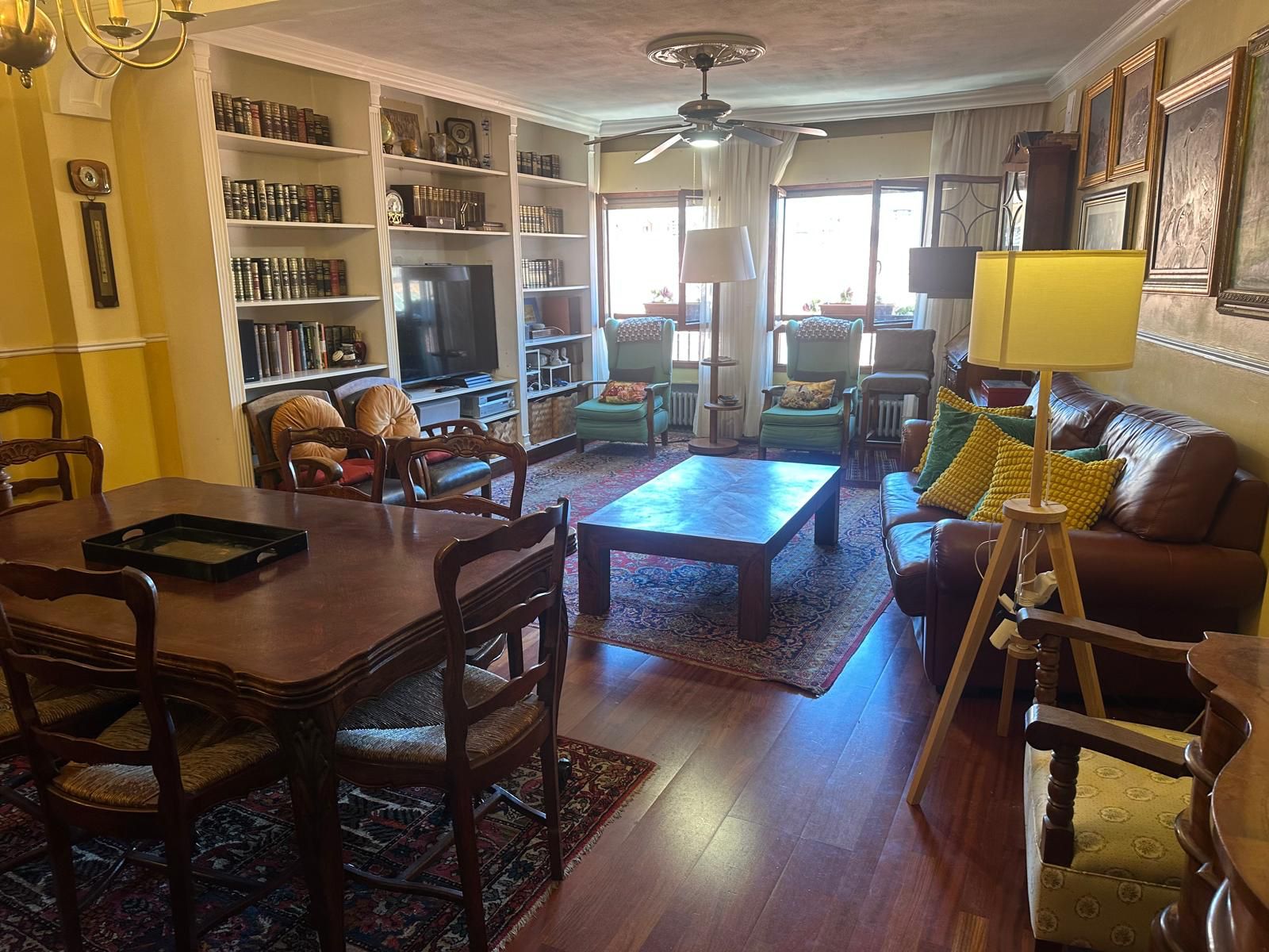 Living room of Flat for sale in Oviedo   with Heating, Parquet flooring and Storage room