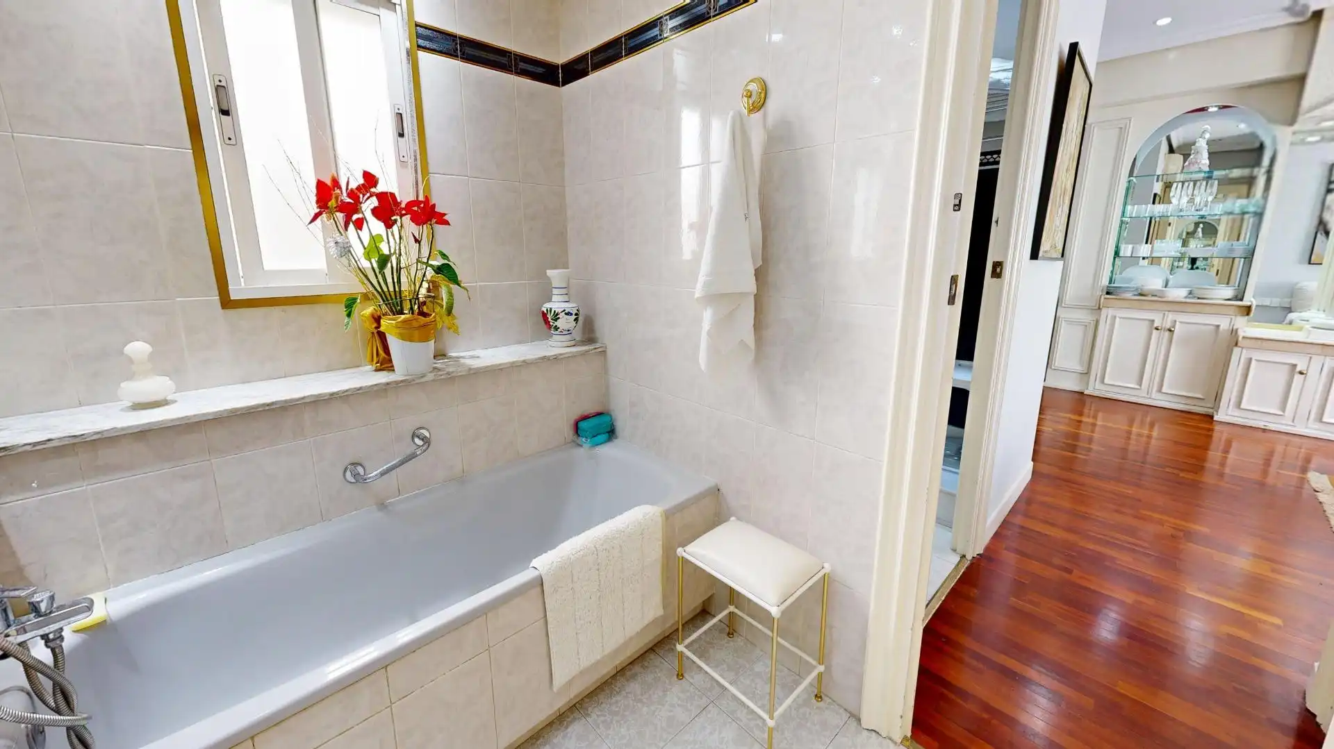 Badezimmer von Wohnung zum Verkauf in Valencia mit Klimaanlage, Parkett und Abstellraum
