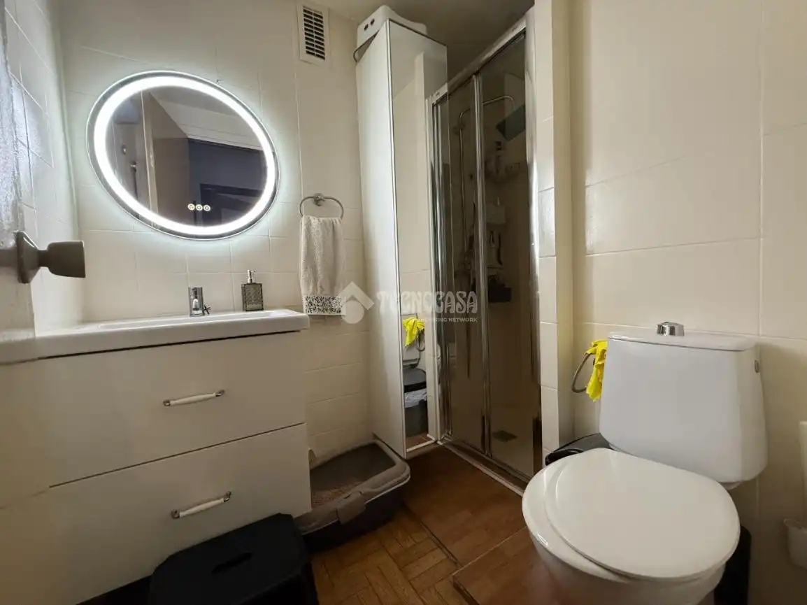 Bathroom of Flat for sale in Madrid  with Heating and Terrace