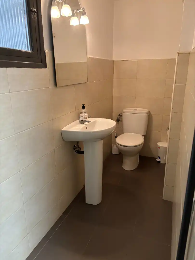 Badezimmer von Büro zur Miete in Mollerussa mit Klimaanlage, Heizung und Alarm