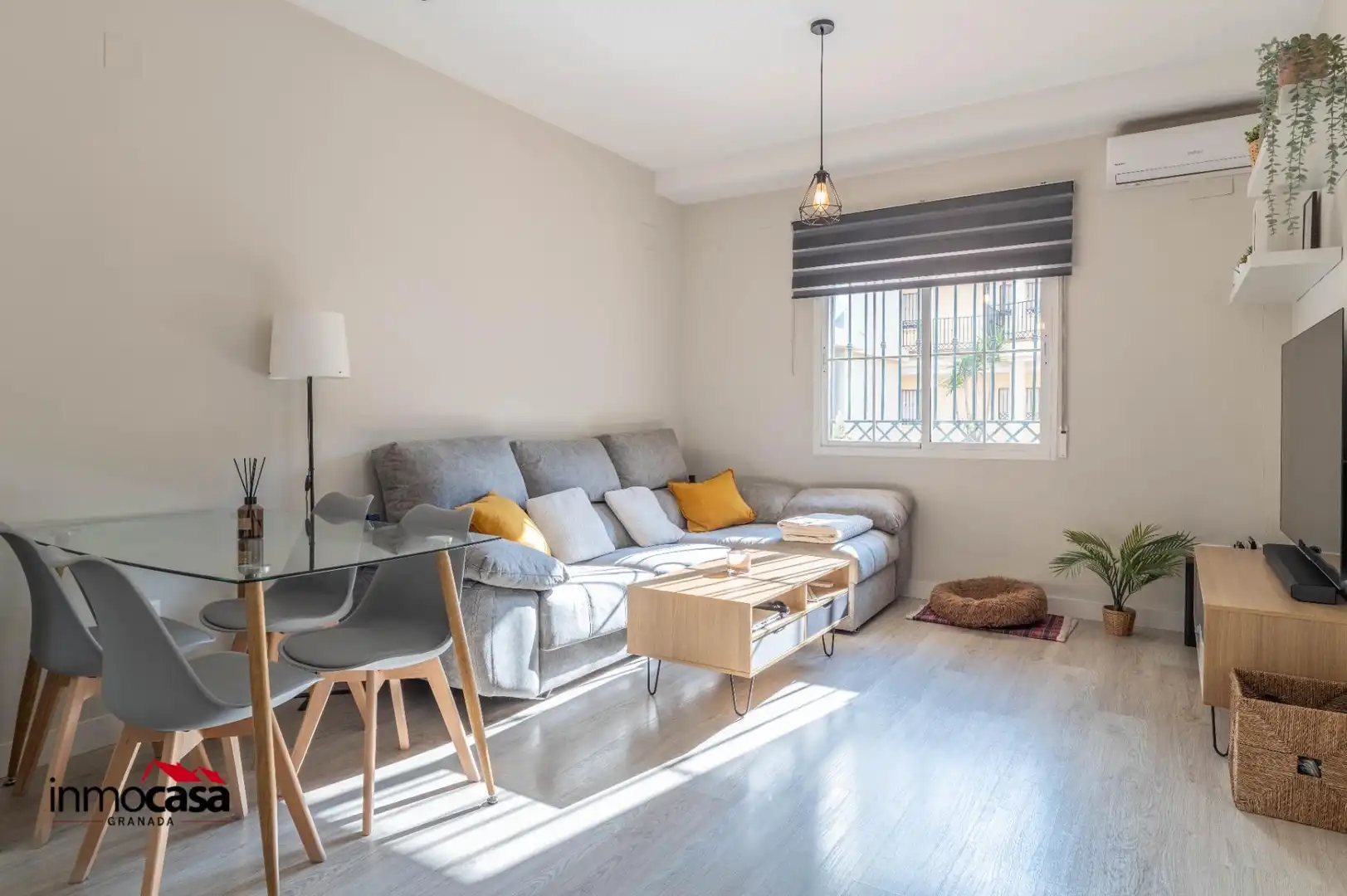 Living room of Flat for sale in Las Gabias  with Air Conditioner and Parquet flooring