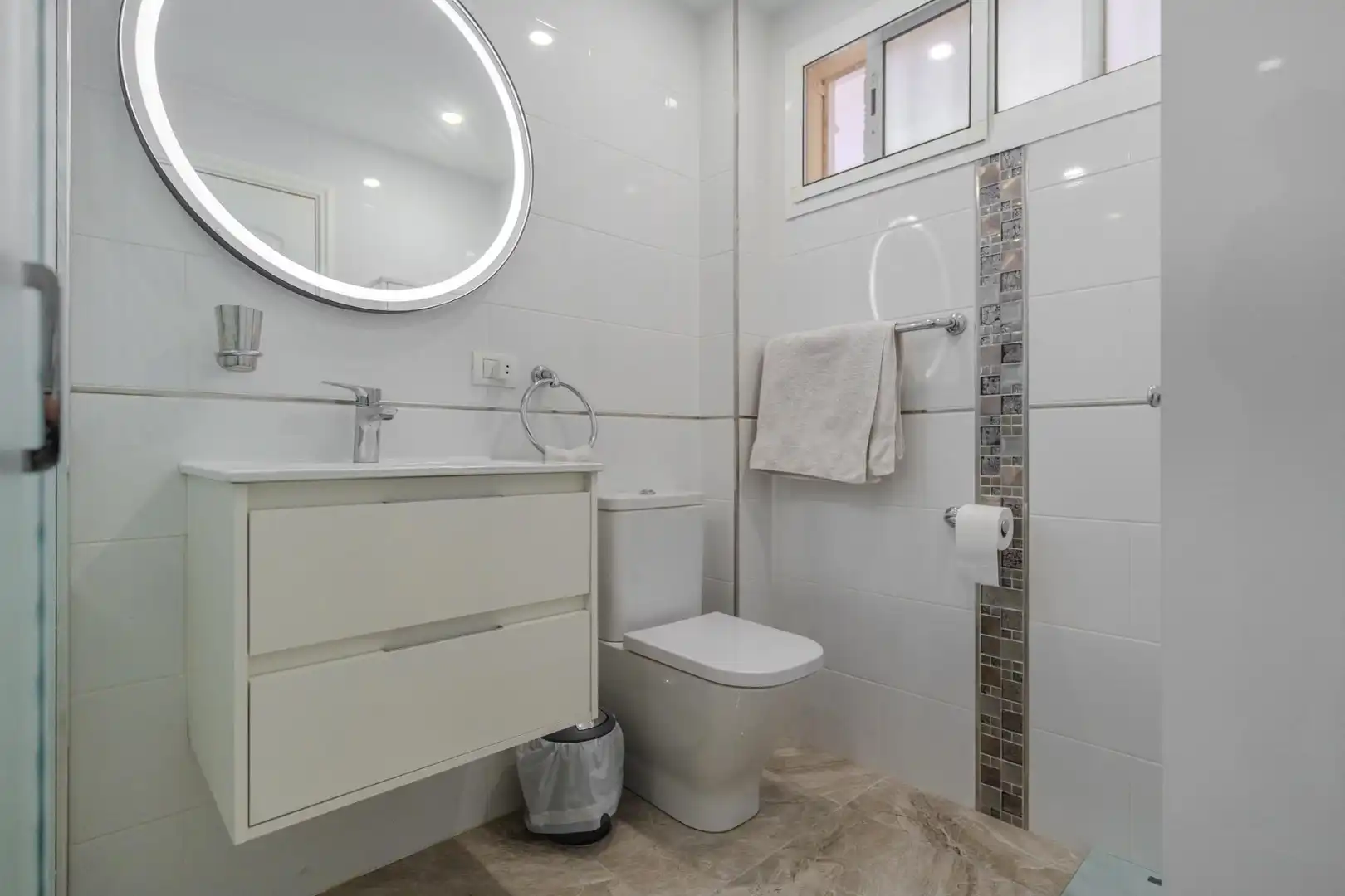 Baño de Apartamento en venta en Adeje con Terraza, Amueblado y Piscina comunitaria