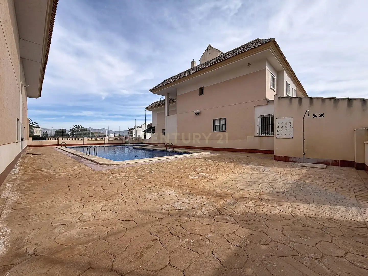 Vista exterior de Casa adosada en venda en Granja de Rocamora amb Aire condicionat i Piscina comunitària