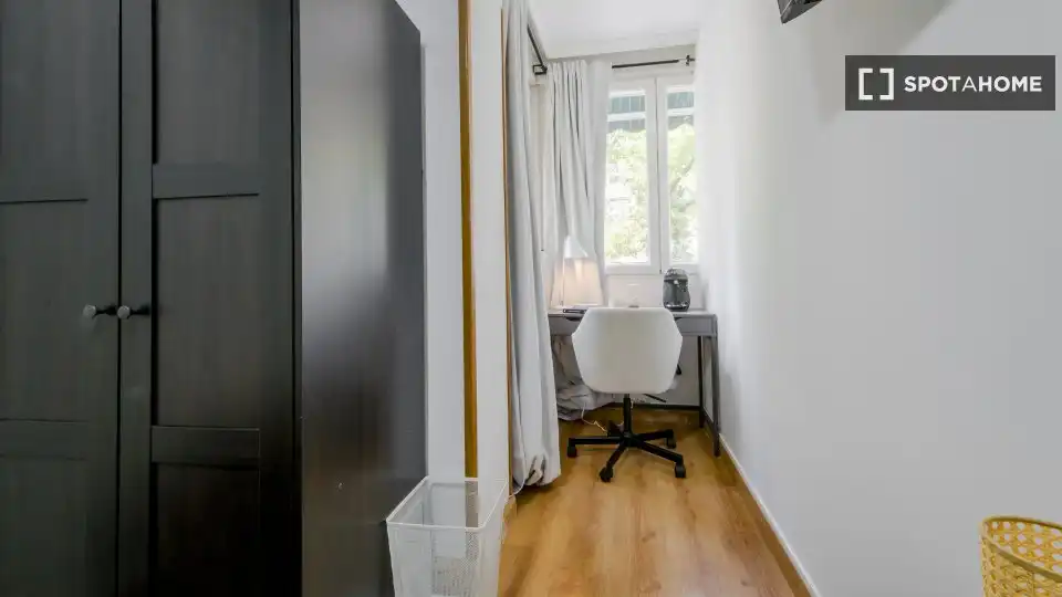 Bedroom of Flat for rent in Madrid  with Air Conditioner, Heating and Furnished