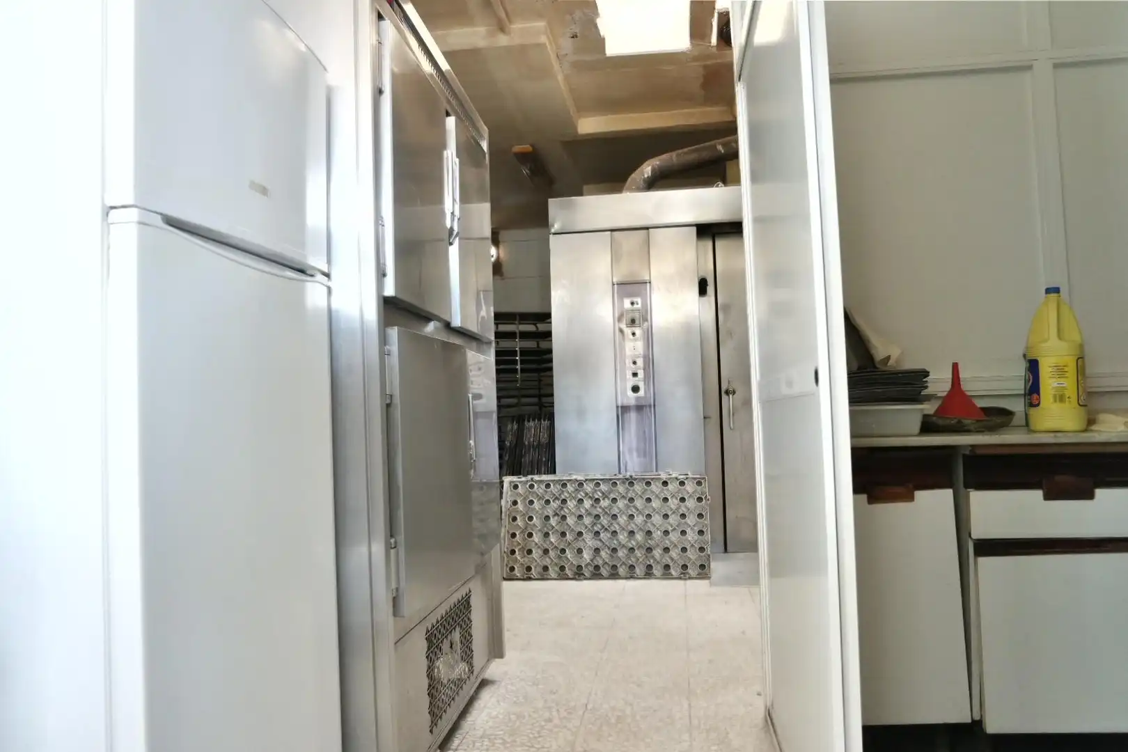 Local comercial en venta en Ayuntamiento - Barrio Alto, imagen 4