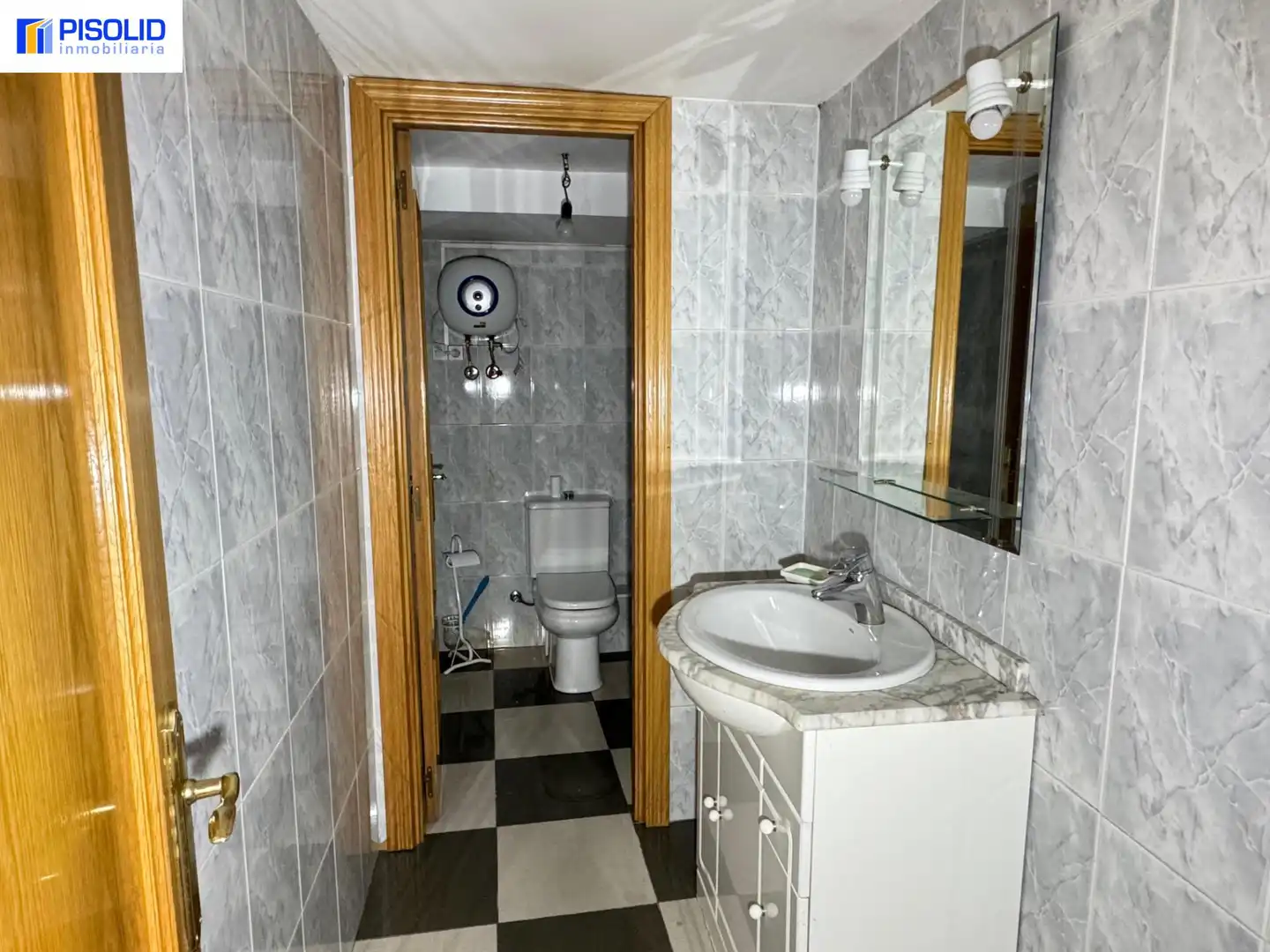 Baño de Local de alquiler en Valladolid