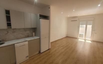 Kitchen of Study for sale in  Barcelona Capital  with Air Conditioner, Oven and Microwave