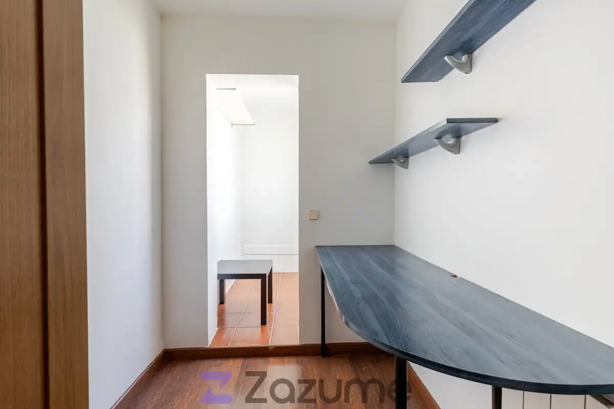 Habitación de Piso de alquiler en Madrid con Calefacción, Amueblado y Horno