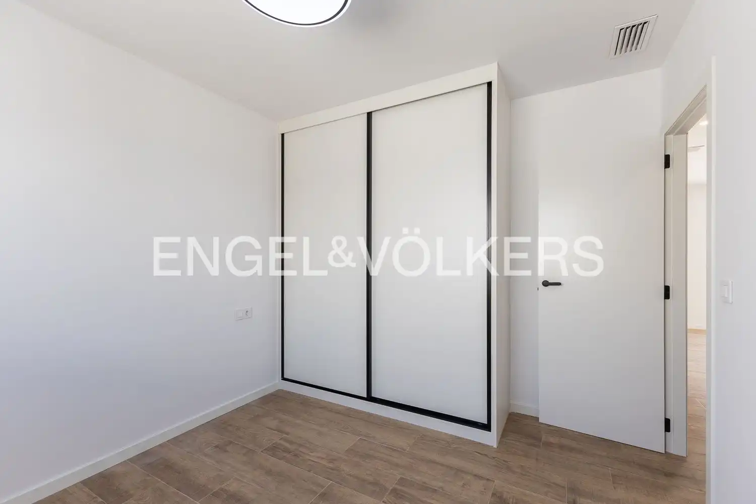 Bedroom of Houses for rent in Serra  with Air Conditioner, Heating and Terrace