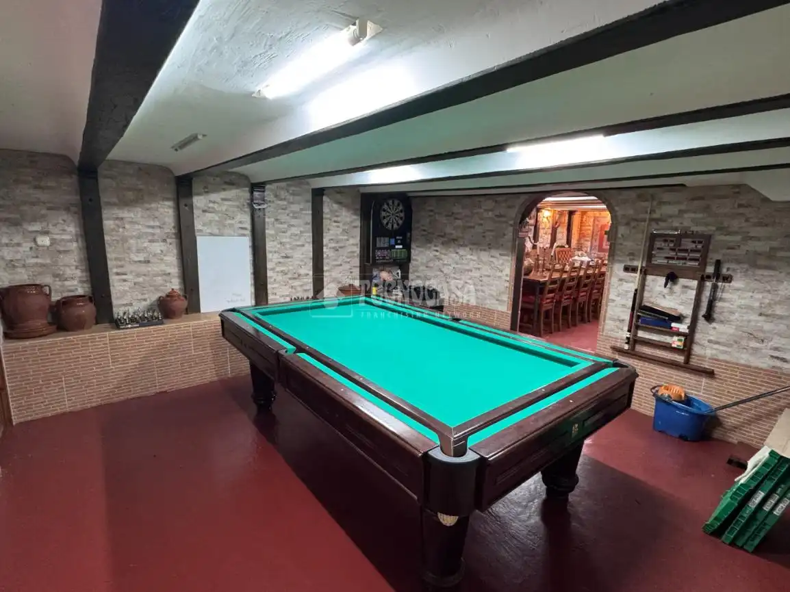 Casa adosada en venda en Villasabariego amb Domòtica i Piscina comunitària