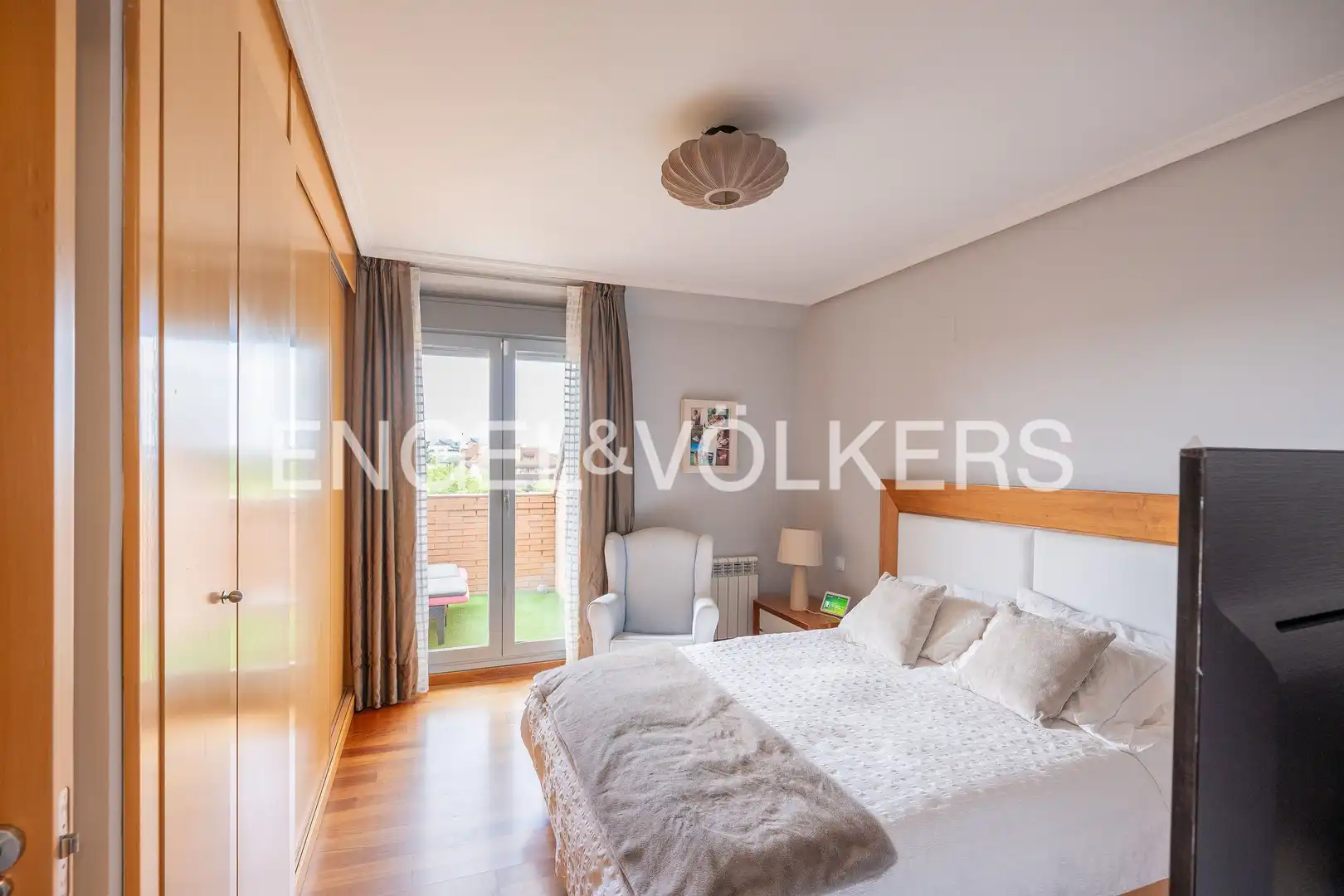 Habitación de Ático de alquiler en Boadilla del Monte con Aire acondicionado, Calefacción y Parquet