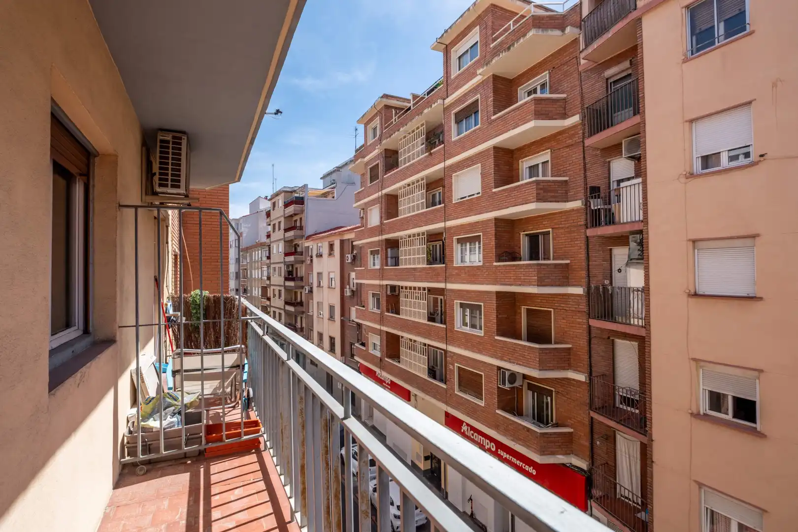 Vista exterior de Piso en venta en Zaragoza con Calefacción, Terraza y Balcón