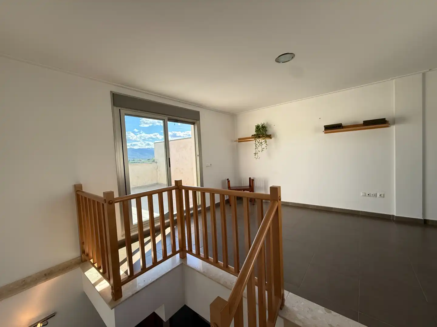 Einfamilien-Reihenhaus zum Verkauf in La Pobla del Duc mit Klimaanlage, Heizung und Terrasse