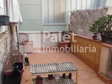 Bajo en venta en Calle d'Escornalbou