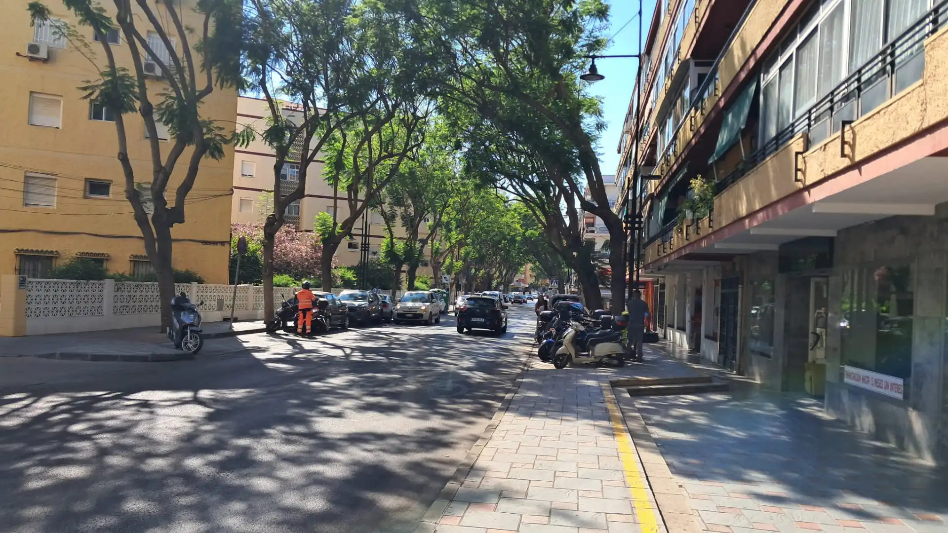 Exterior view of Commercial properties for sale in Fuengirola  with Air Conditioner and Alarm