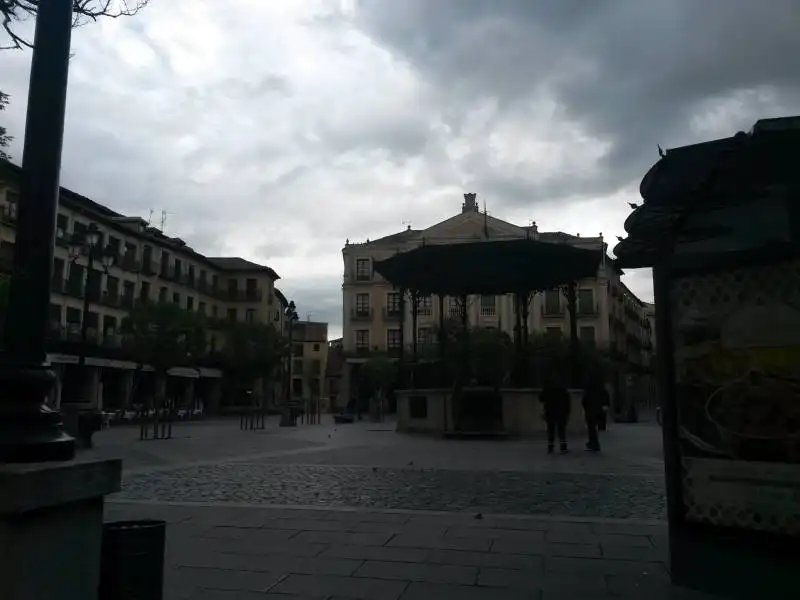 Vista exterior de Oficina de alquiler en Segovia con Calefacción