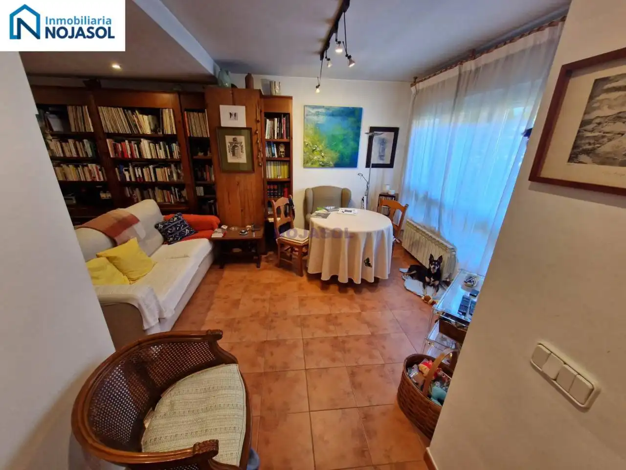 Sala d'estar de Casa adosada en venda en Escalante amb Calefacció, Jardí privat i Parquet