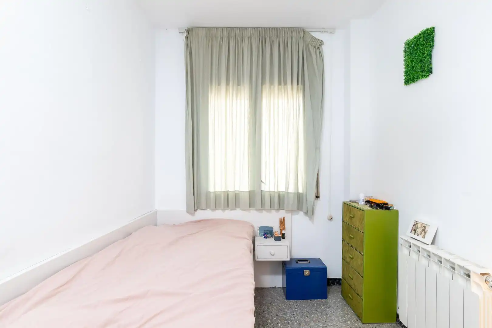 Habitación de Piso en venta en Terrassa con Aire acondicionado, Calefacción y Parquet
