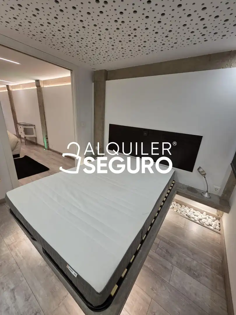 Bedroom of Flat for rent in Bilbao   with Heating and Furnished