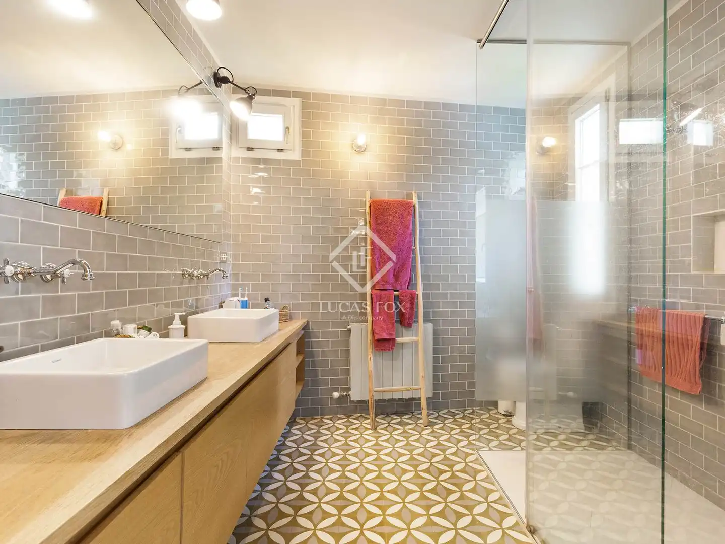 Bathroom of Houses for sale in Sant Cugat del Vallès  with Air Conditioner, Private garden and Storage room
