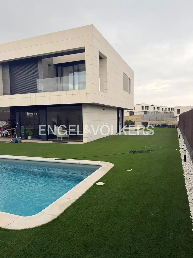 Casa o chalet de alquiler en Majadahonda con Aire acondicionado, Calefacción y Jardín privado