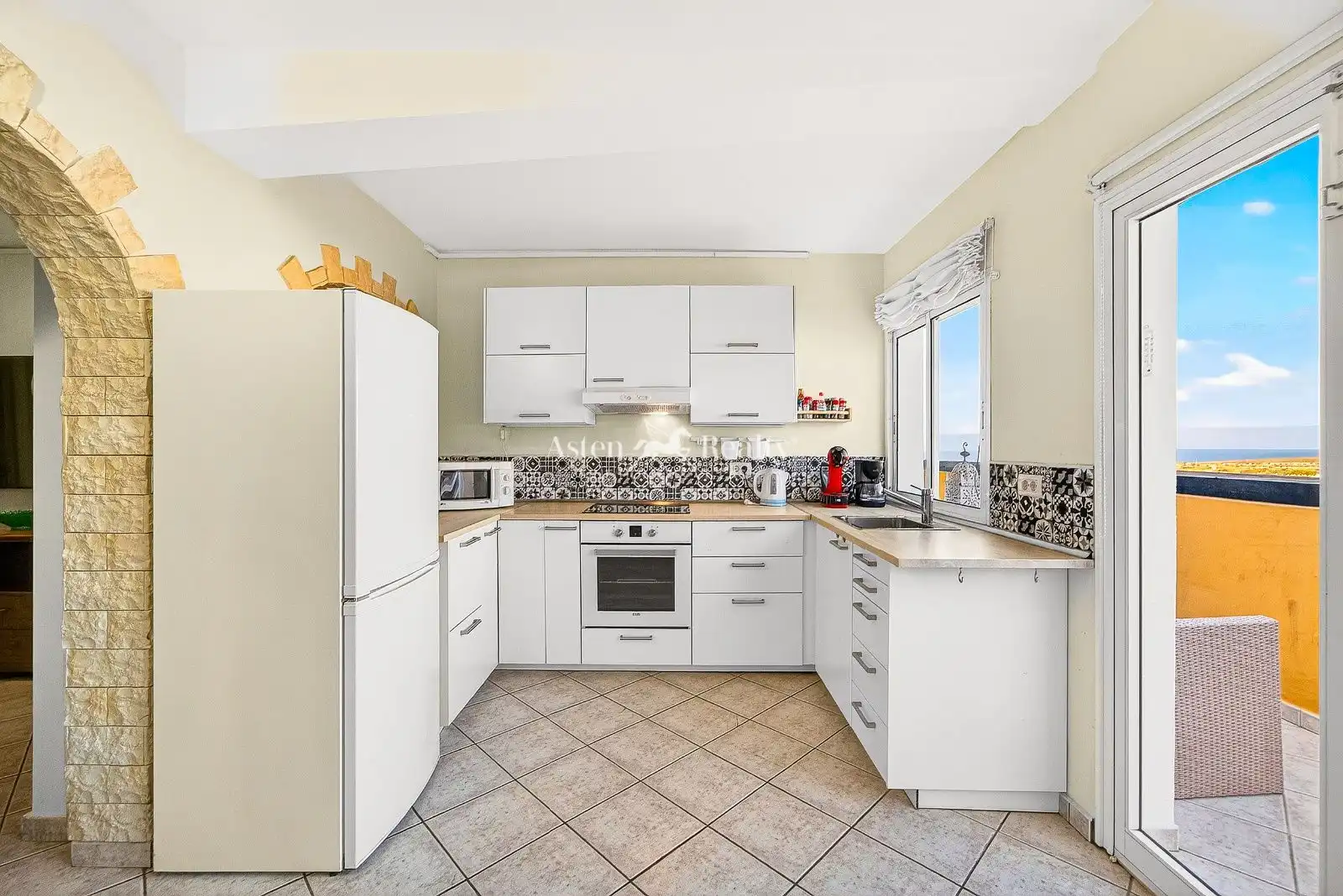 Cocina de Apartamento en venta en Adeje con Terraza, Piscina y Amueblado