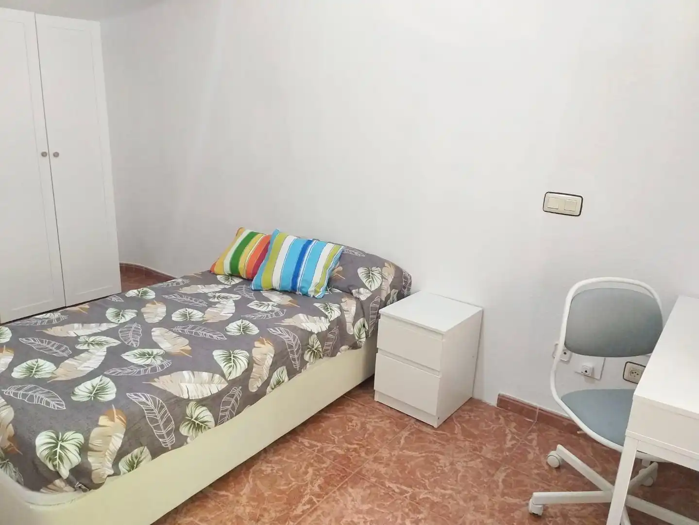 Habitación de Piso de alquiler en Málaga con Amueblado