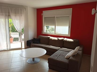 Sala d'estar de Pis en venda en Montbrió del Camp amb Calefacció, Terrassa i Piscina