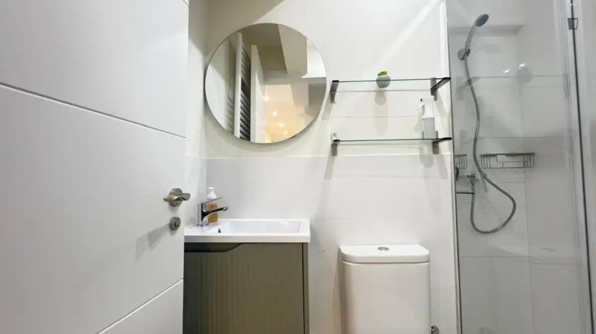 Baño de Apartamento para compartir en Bilbao  con Amueblado, Horno y Lavadora
