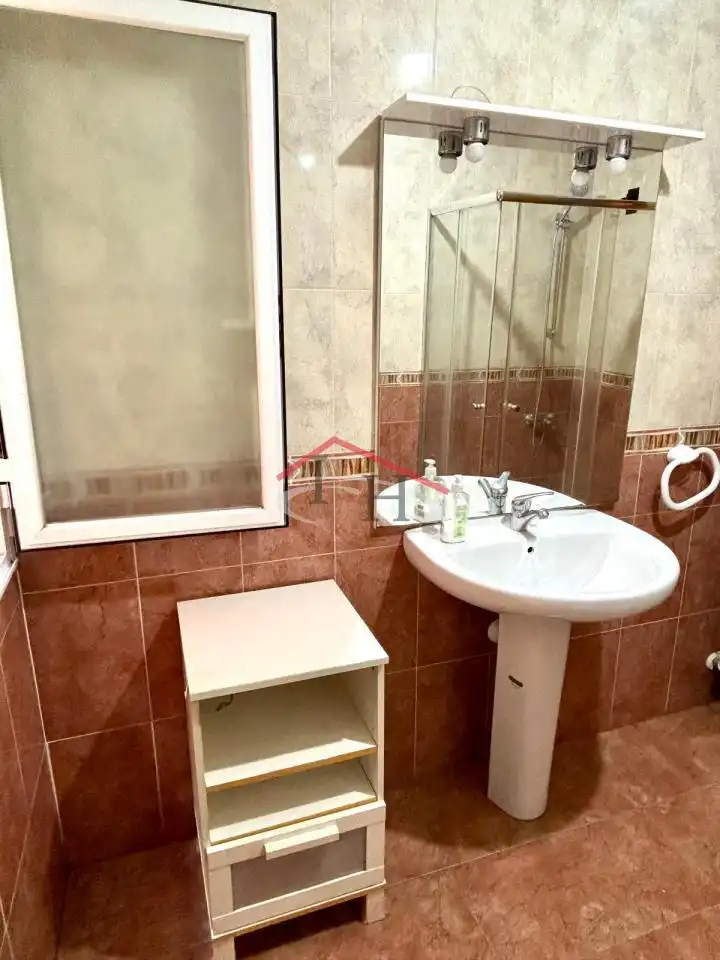 Baño de Piso en venta en León Capital  con Calefacción, Trastero y Amueblado