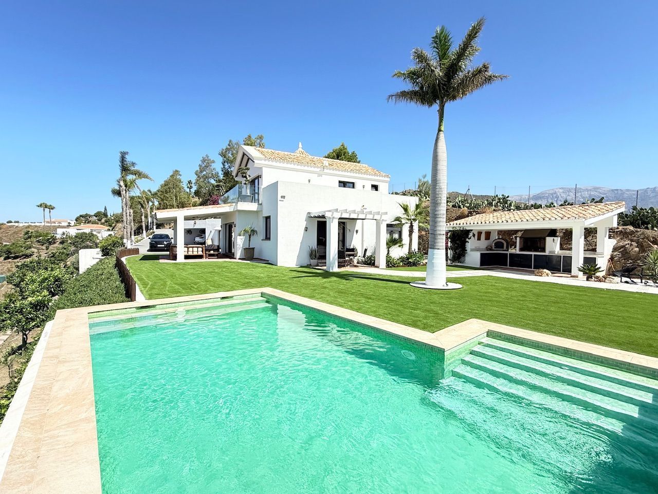 Piscina de Casa o xalet en venda en Vélez-Málaga amb Aire condicionat, Calefacció i Jardí privat