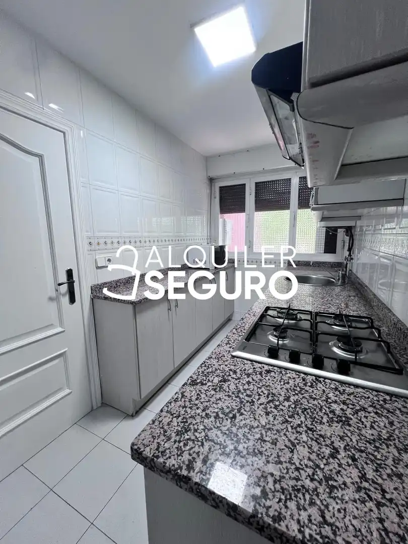 Cocina de Piso de alquiler en Madrid con Aire acondicionado, Calefacción y Amueblado
