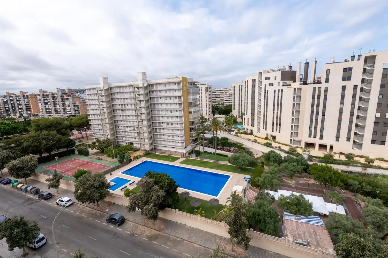 Piscina de Pis en venda en Alicante / Alacant amb Aire condicionat, Jardí privat i Terrassa