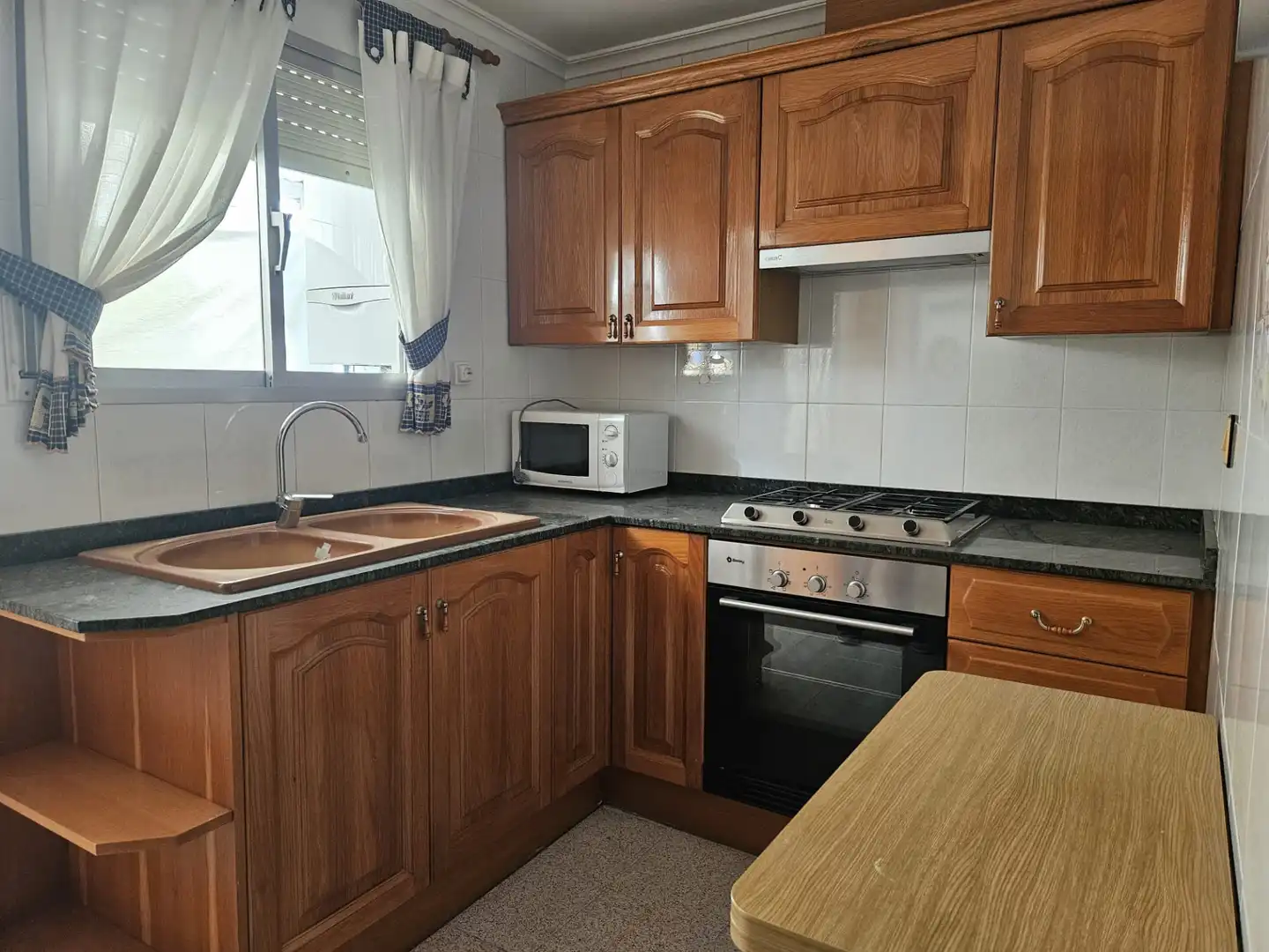 Küche von Wohnung zum Verkauf in Castellón de la Plana / Castelló de la Plana mit Heizung, Möbliert und Ofen