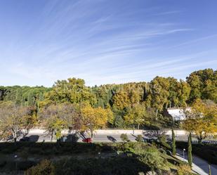 Exterior view of Attic for sale in  Madrid Capital  with Air Conditioner, Heating and Parquet flooring