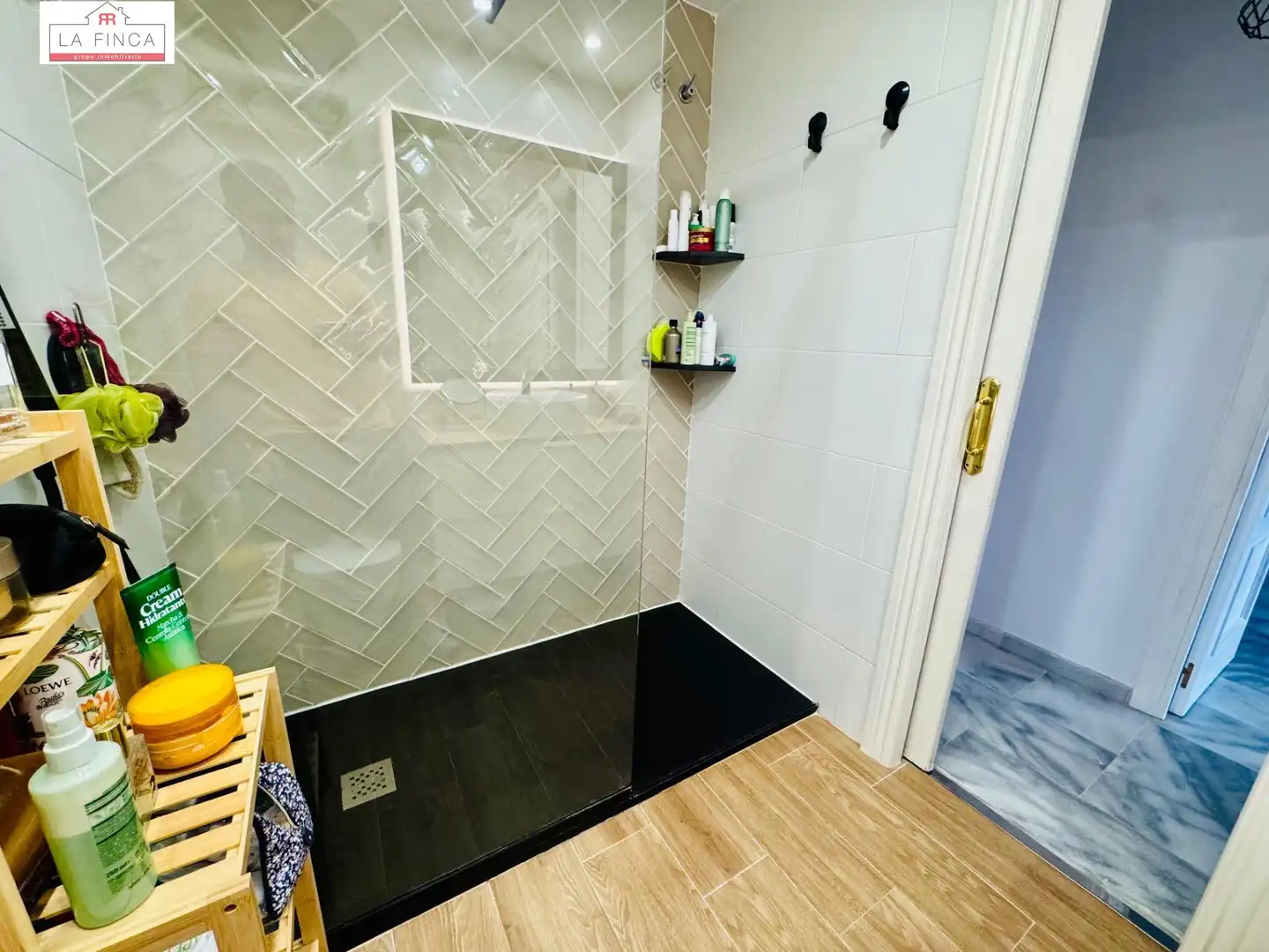 Bathroom of Flat for sale in Este
