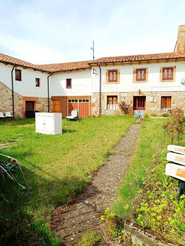 Casa-chalet en Venta en CL MAYOR en Salinas de Pisuerga
