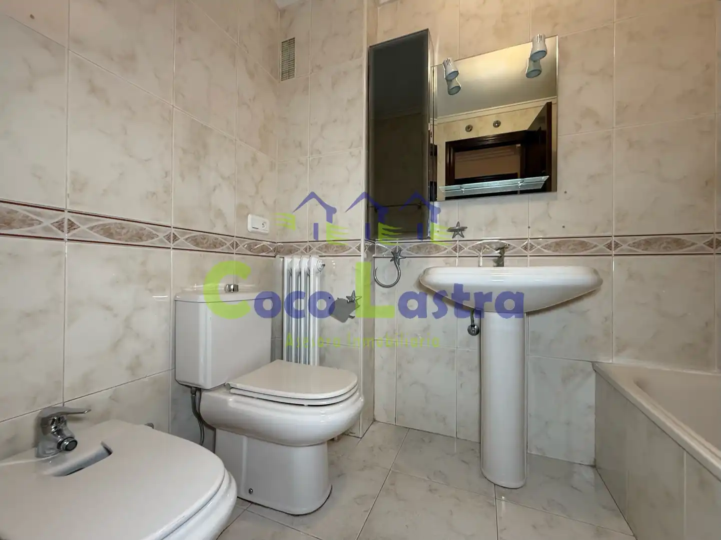 Baño de Piso en venta en Salamanca con Calefacción, Parquet y Balcón