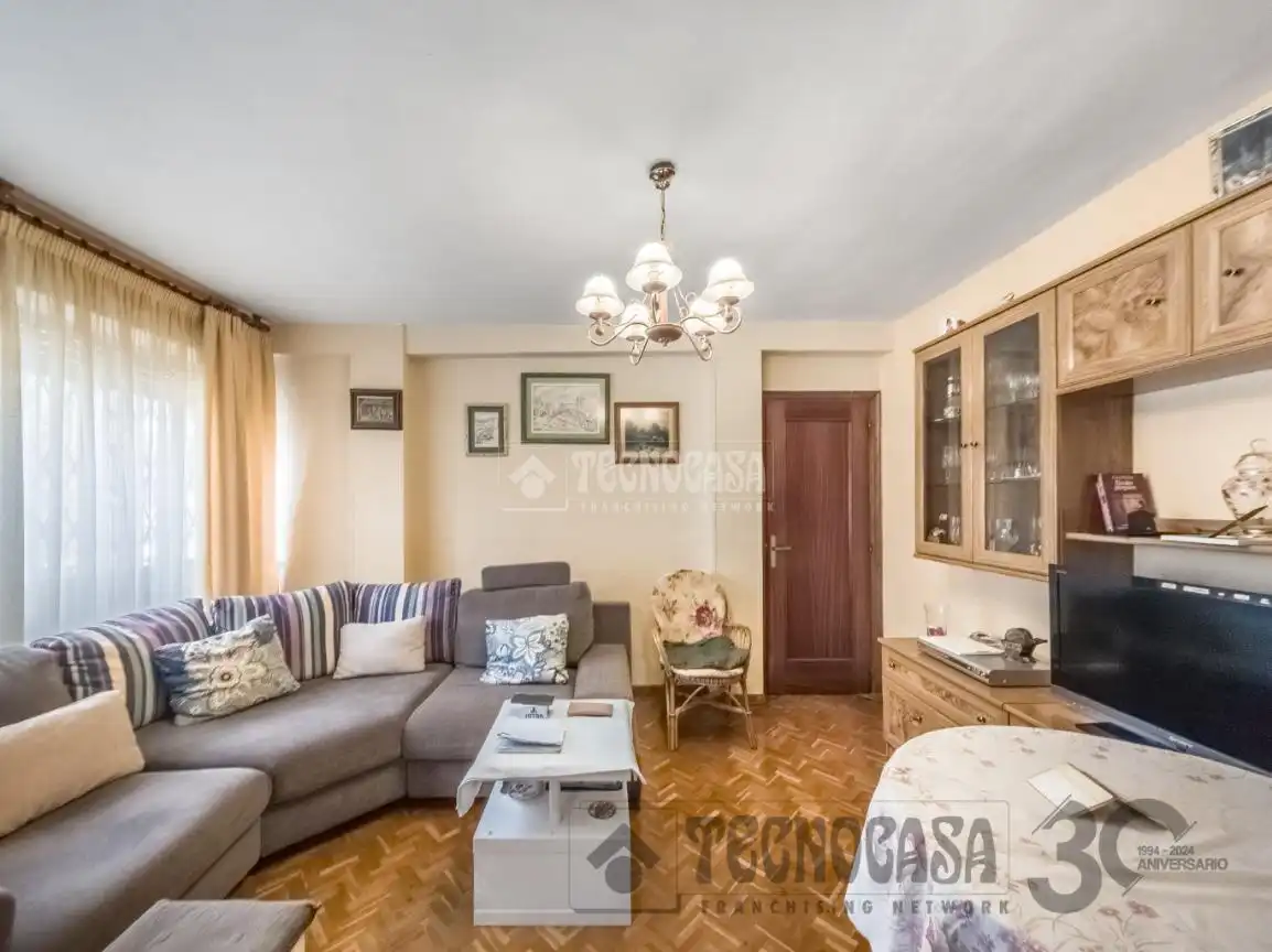 Sala d'estar de Pis en venda en Madrid