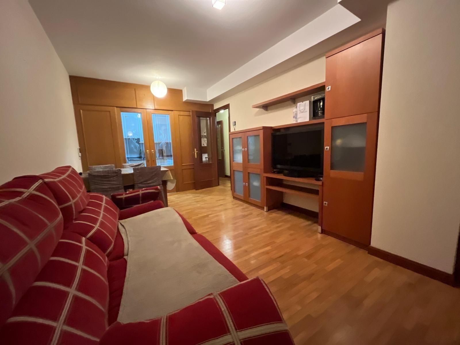 Sala de estar de Piso en venta en Barañáin / Barañain con Calefacción, Parquet y Trastero