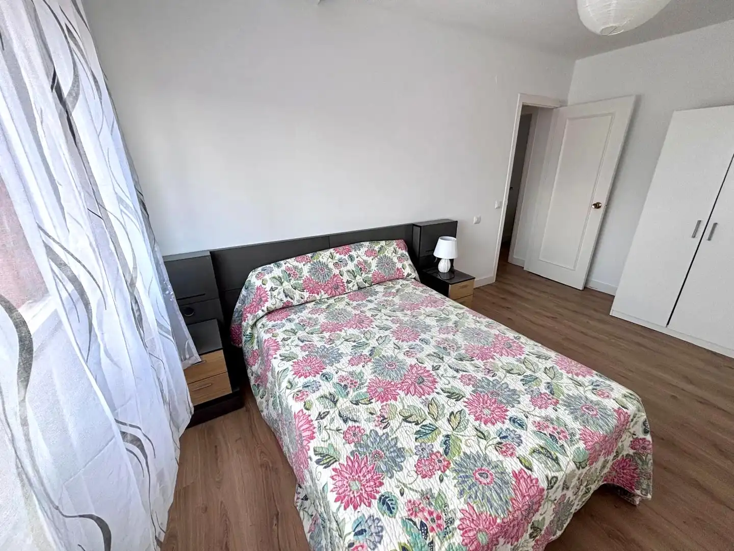 Habitación de Piso en venta en Gijón  con Calefacción, Parquet y Trastero