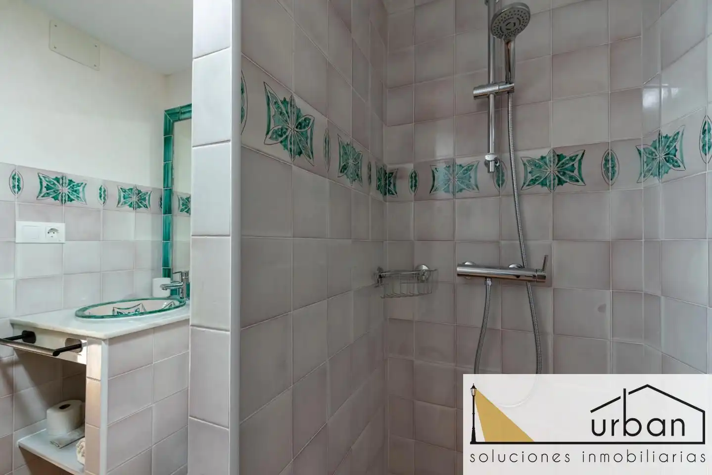 Bathroom of Houses for sale in Chipiona  with Private garden