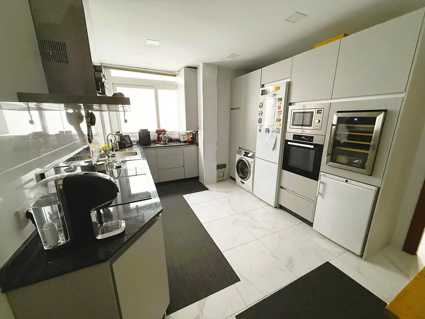 Cocina de Piso en venta en Sevilla con Aire acondicionado, Terraza y Trastero