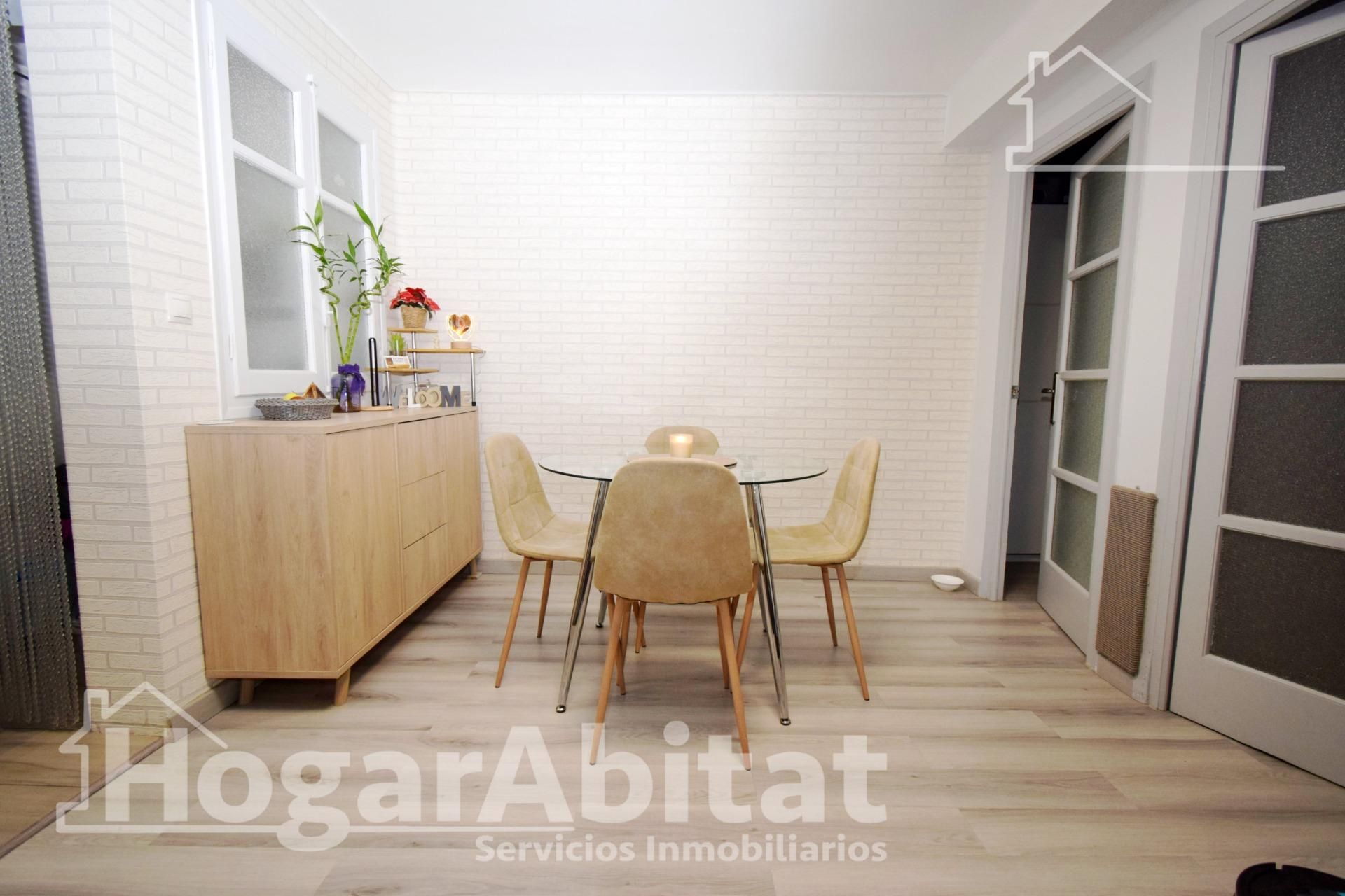 Dining room of Flat for sale in  Valencia Capital  with Air Conditioner, Heating and Balcony
