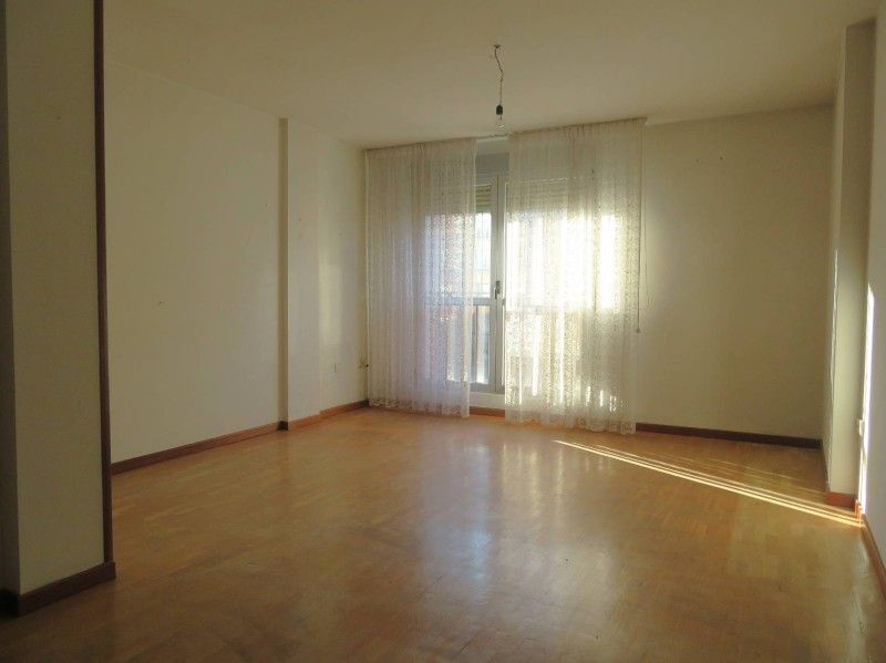 Living room of Flat for sale in San Andrés del Rabanedo  with Heating and Private garden