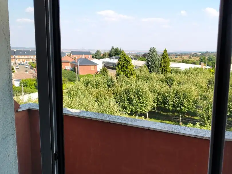 Terrasse von Wohnung zur Miete in Valverde de la Virgen mit Heizung, Parkett und Abstellraum