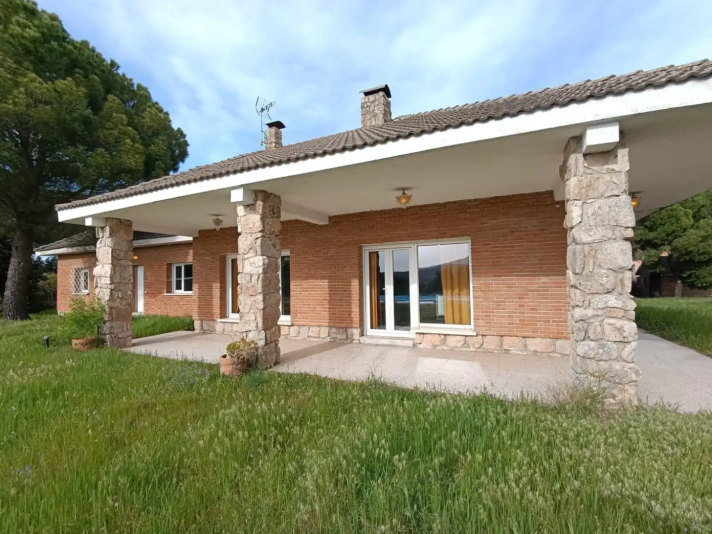 Vista exterior de Casa o chalet en venta en Pedrezuela con Calefacción, Jardín privado y Terraza