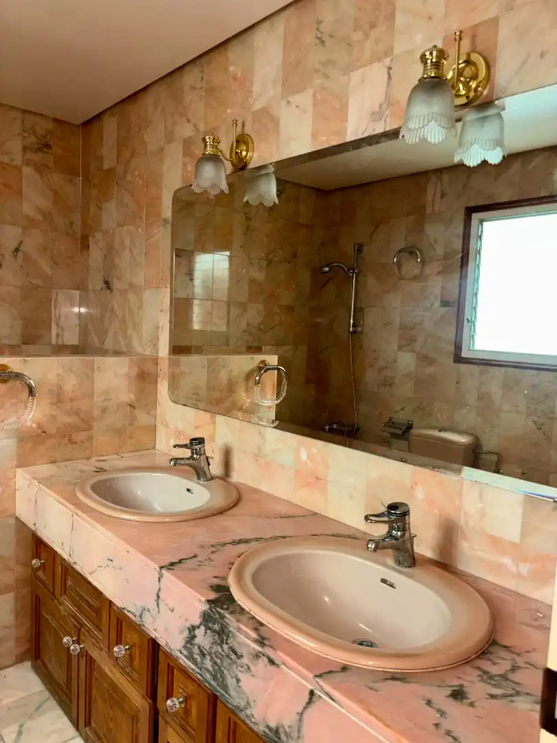 Bathroom of Detached homes for sale in Salt  with Heating, Balcony and Alarm